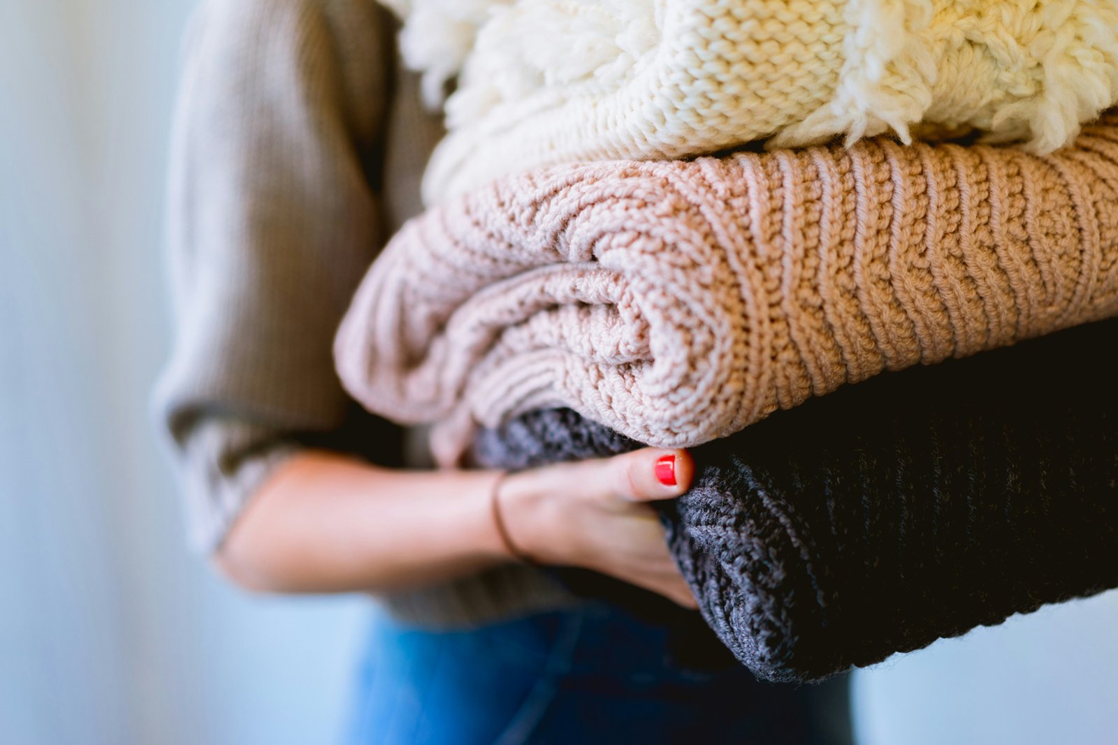 Kleidung wird von Hand gewaschen